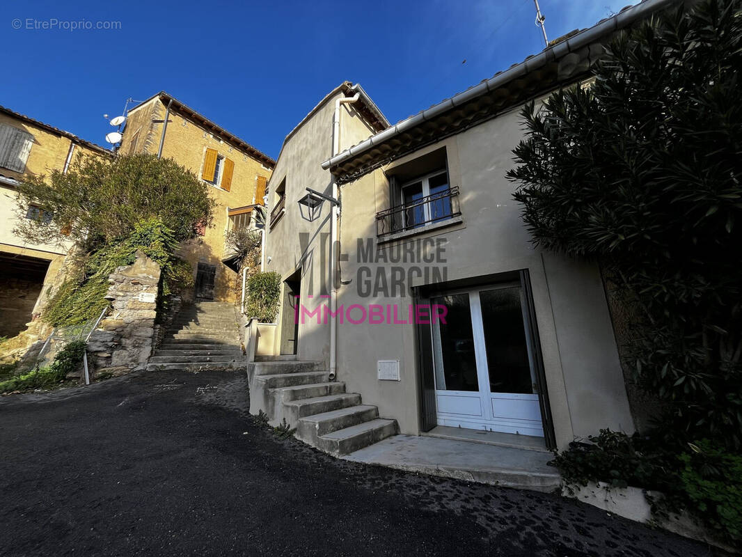 Maison à CHATEAUNEUF-DE-GADAGNE
