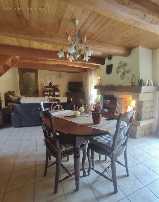 Maison à SAINT-SAUVEUR-LA-SAGNE