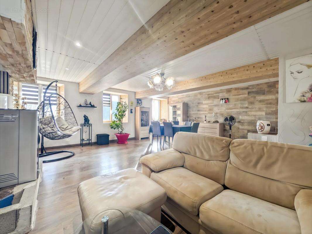 Maison à PERRIERS-EN-BEAUFICEL