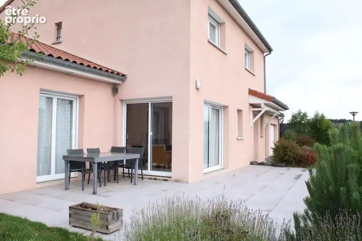 Langogne Maison  5 pièce(s) 172 m2 avec vue dégagée - photo 2