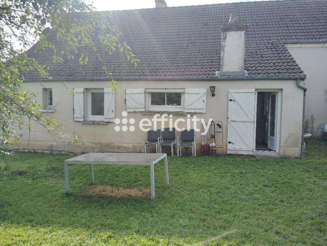 Maison à LA CHAPELLE-SAINT-URSIN