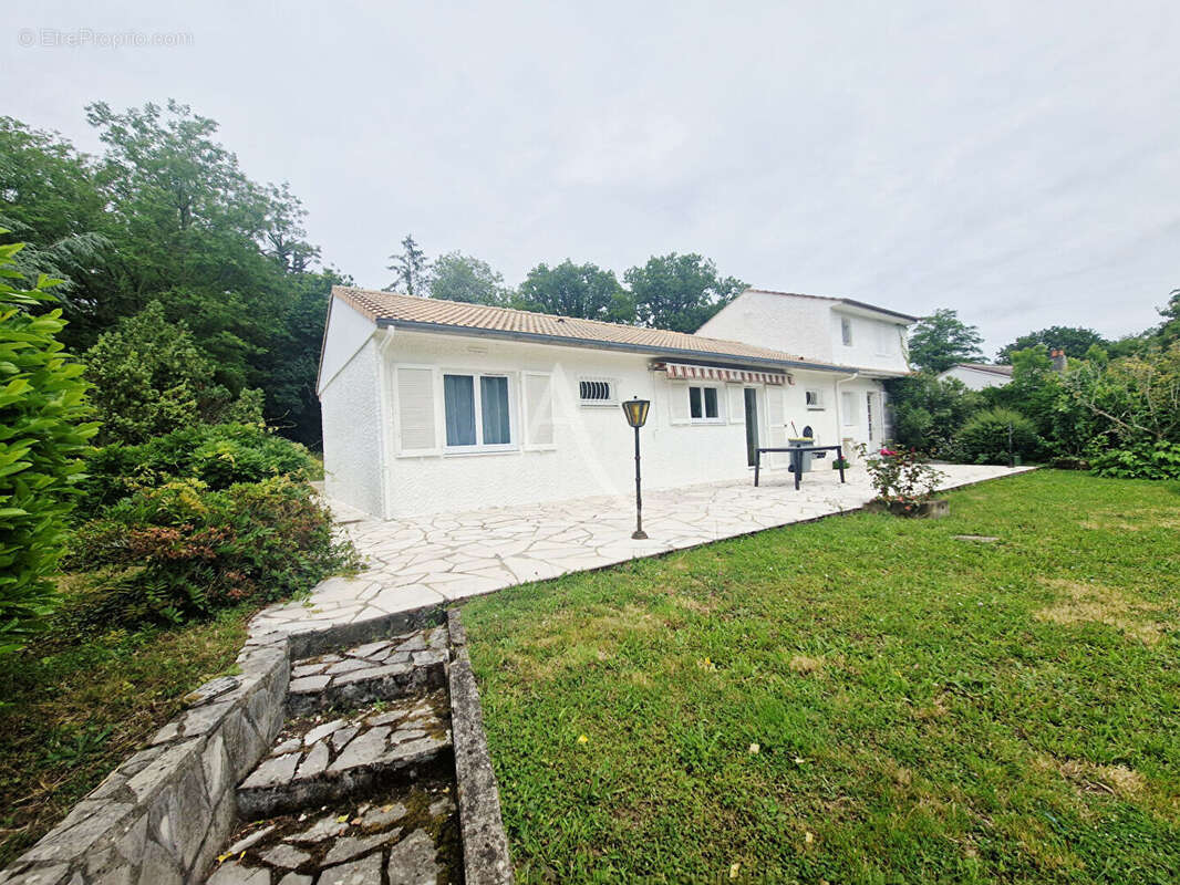 Maison à LANDEVIEILLE