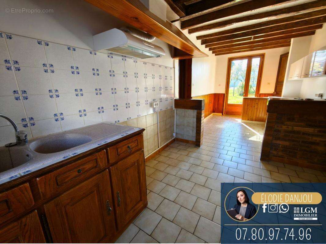 Maison à PERONVILLE