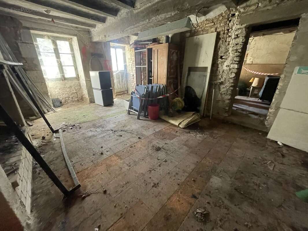 Maison en pierre avec 1,8 hectare de terrain – Fort potentiel d'aménagement - photo 9