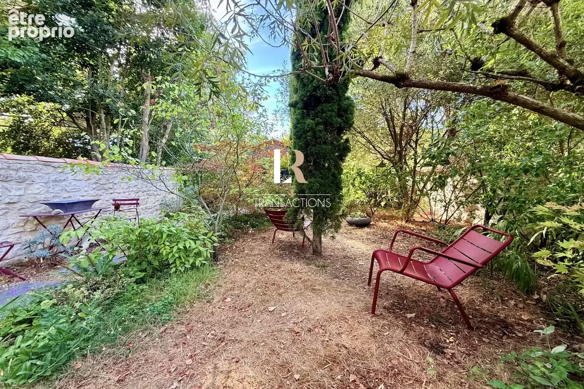 LR Transactions - La Genette - Maison de caractère avec joli jardin arboré - photo 24