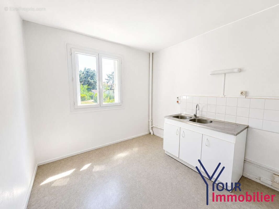 Appartement 28 m² à Grigny  - photo 2