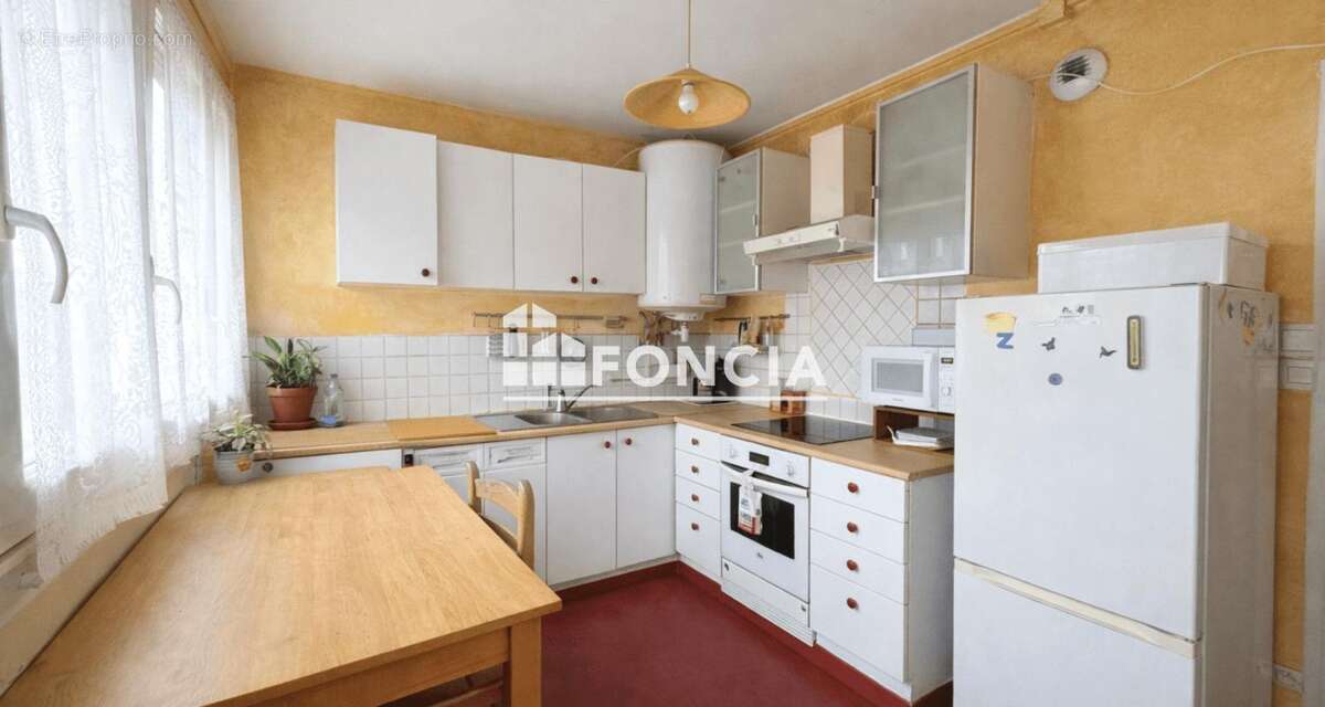 Appartement à VILLENEUVE-LES-AVIGNON