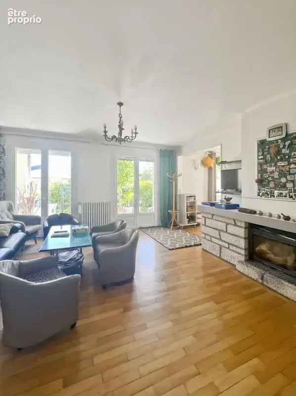Maison lumineuse avec grand sous-sol, jardin arboré et verger - photo 11