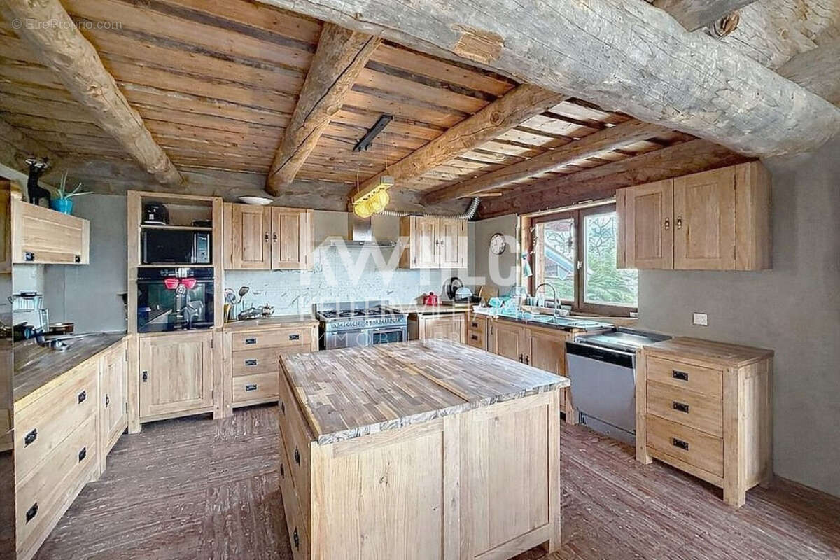 Maison 480 m² à Le Sappey  - photo 2