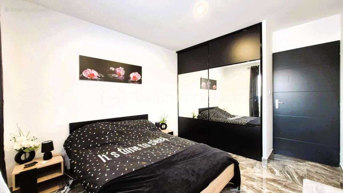 *** nouveaute- villa comtemporaine meublée- 100m²- plain pied- 3 chambres- garage- jardin- vue *** - photo 25