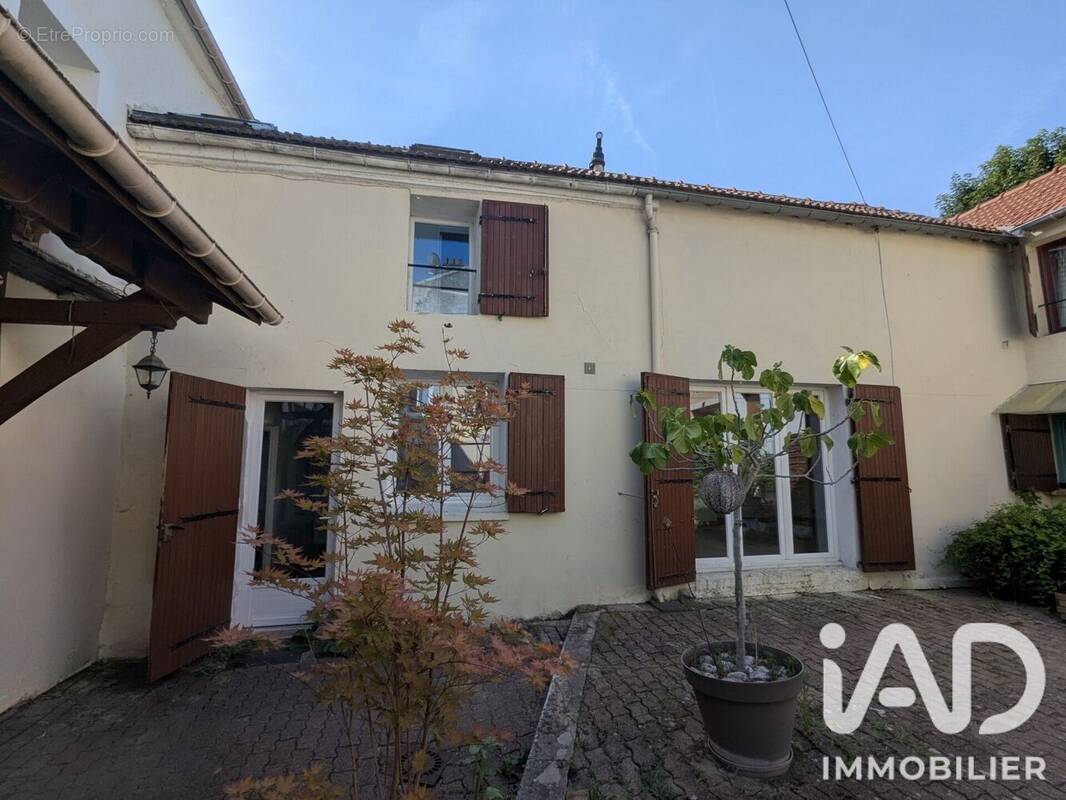 Photo 1 - Appartement à TAVERNY