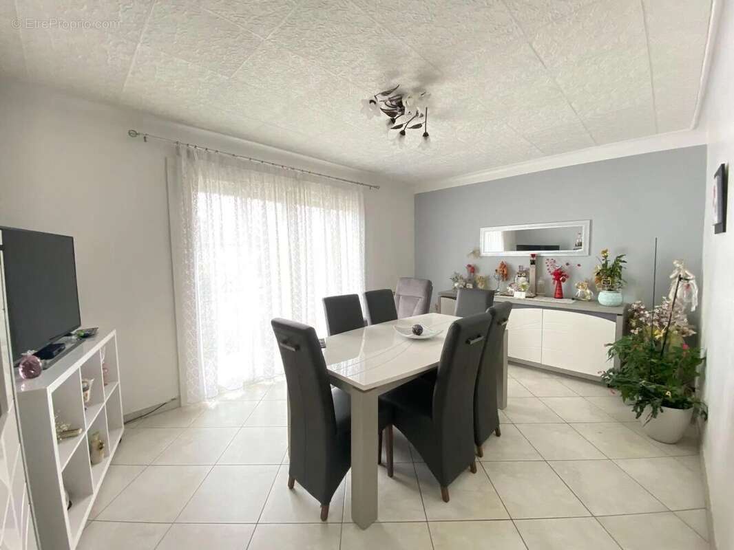 Maison à ECHIROLLES