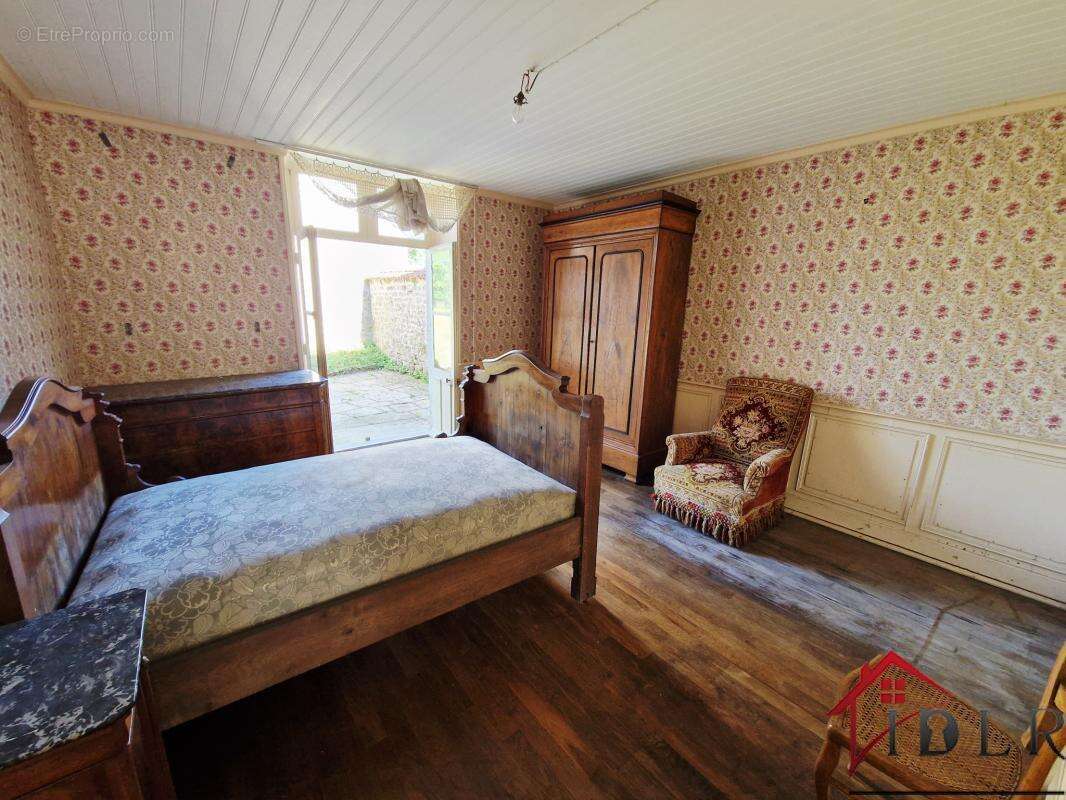 Maison à TERRE-NATALE