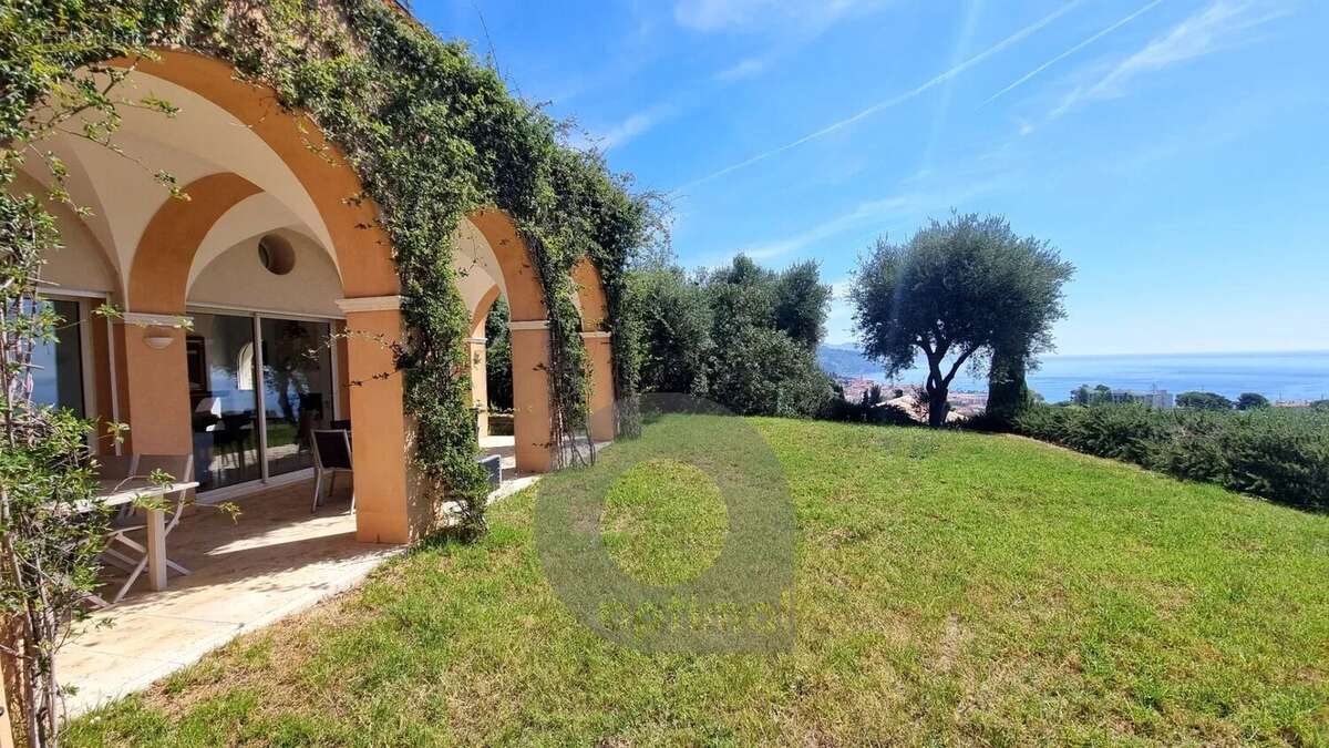 Maison à ROQUEBRUNE-CAP-MARTIN