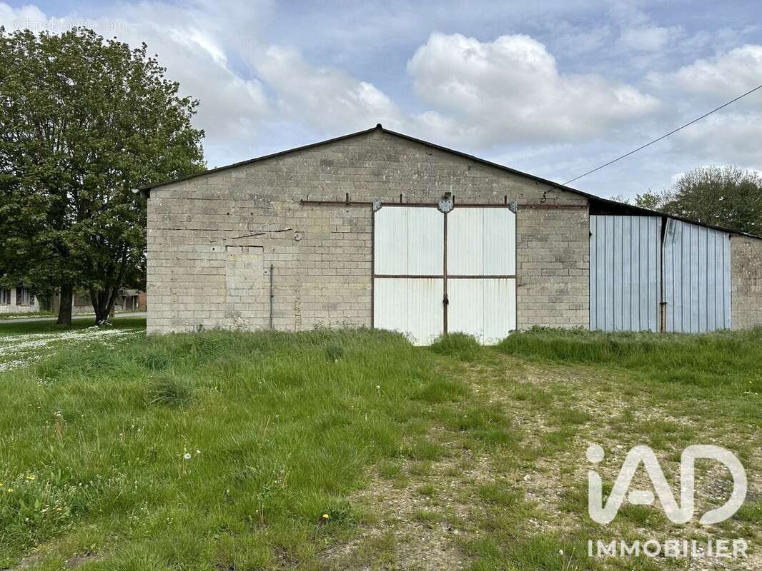 Terrain 1569 m² à Rouvroy-En-Santerre  - photo 2