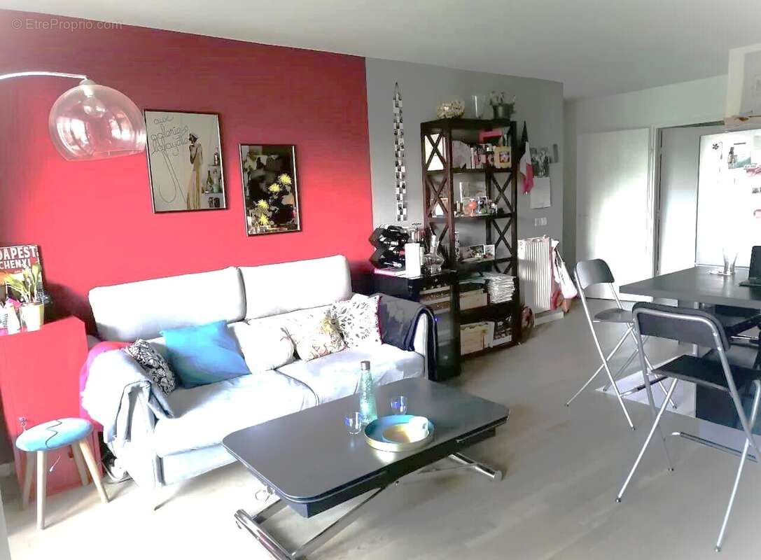 391592248_10160885284669265_6866392896136156314_n - Appartement à ROMAINVILLE