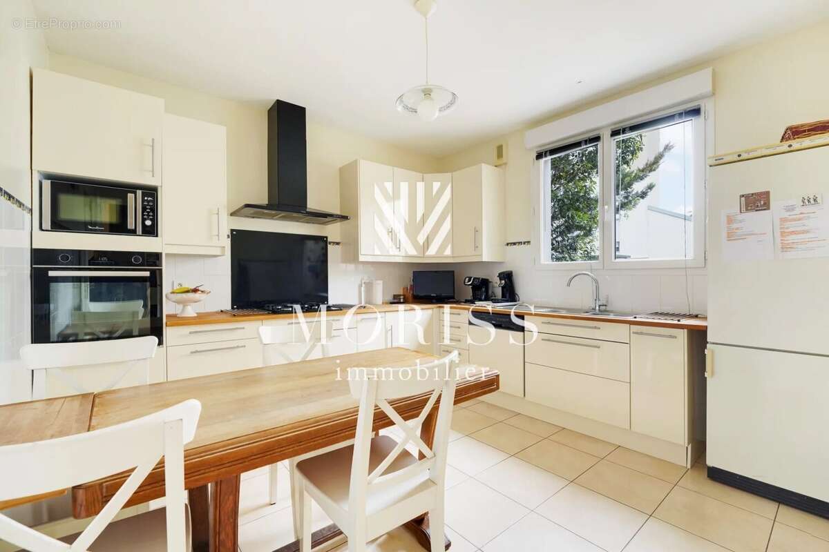 Maison à LE PERREUX-SUR-MARNE