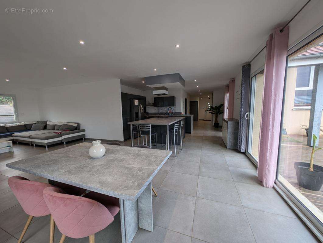 Maison 195 m² à Sonnay  - photo 6