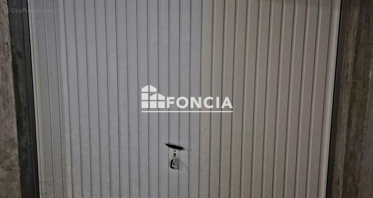 Parking à ECHIROLLES