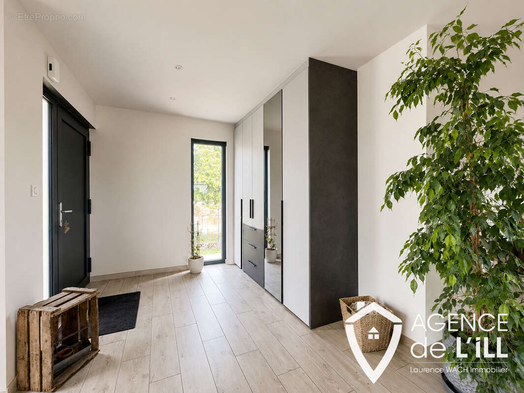 Maison contemporaine 160 m2 sur un terrain 14.50 ares avec vue dégagée - photo 2
