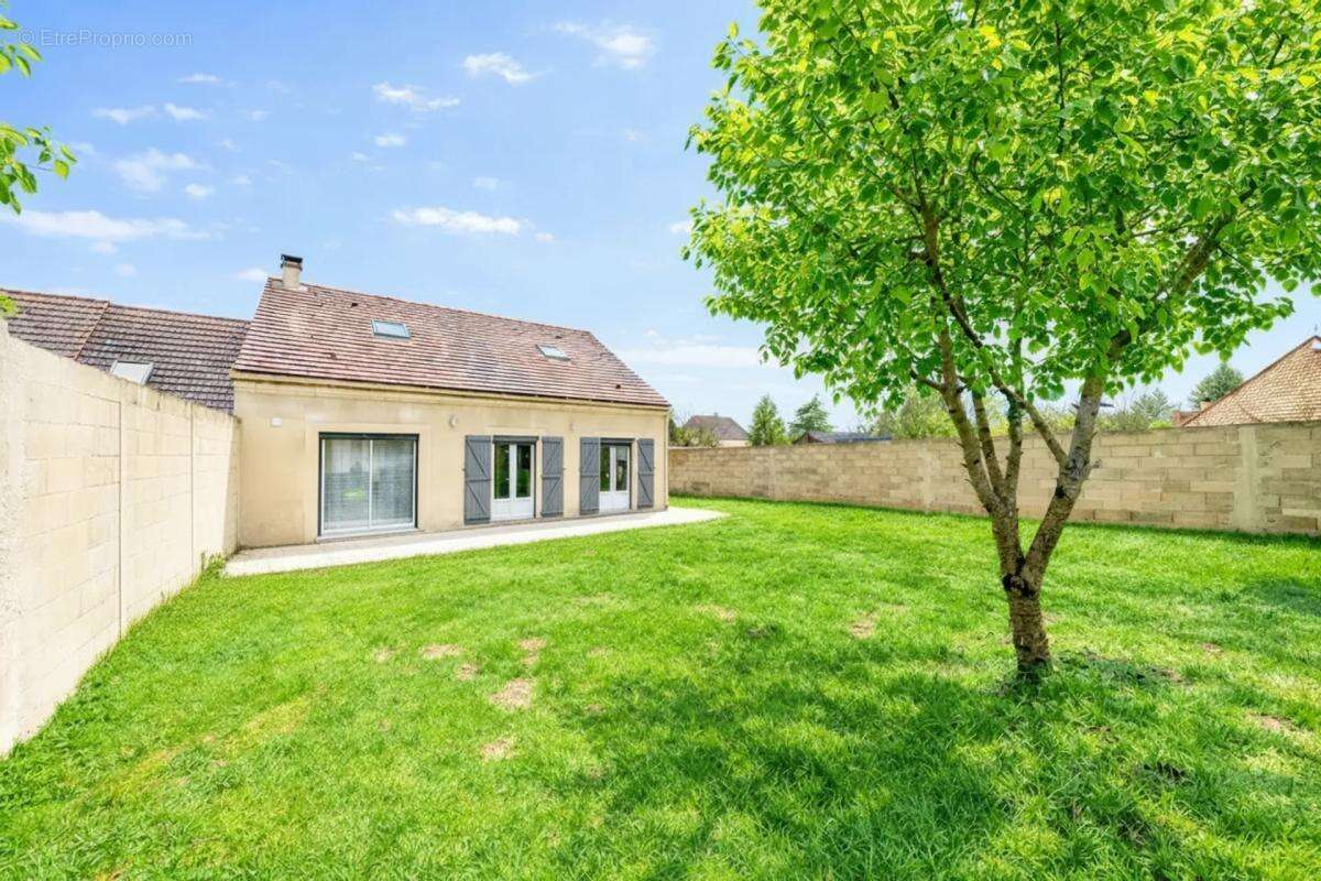 Maison à LIVERDY-EN-BRIE