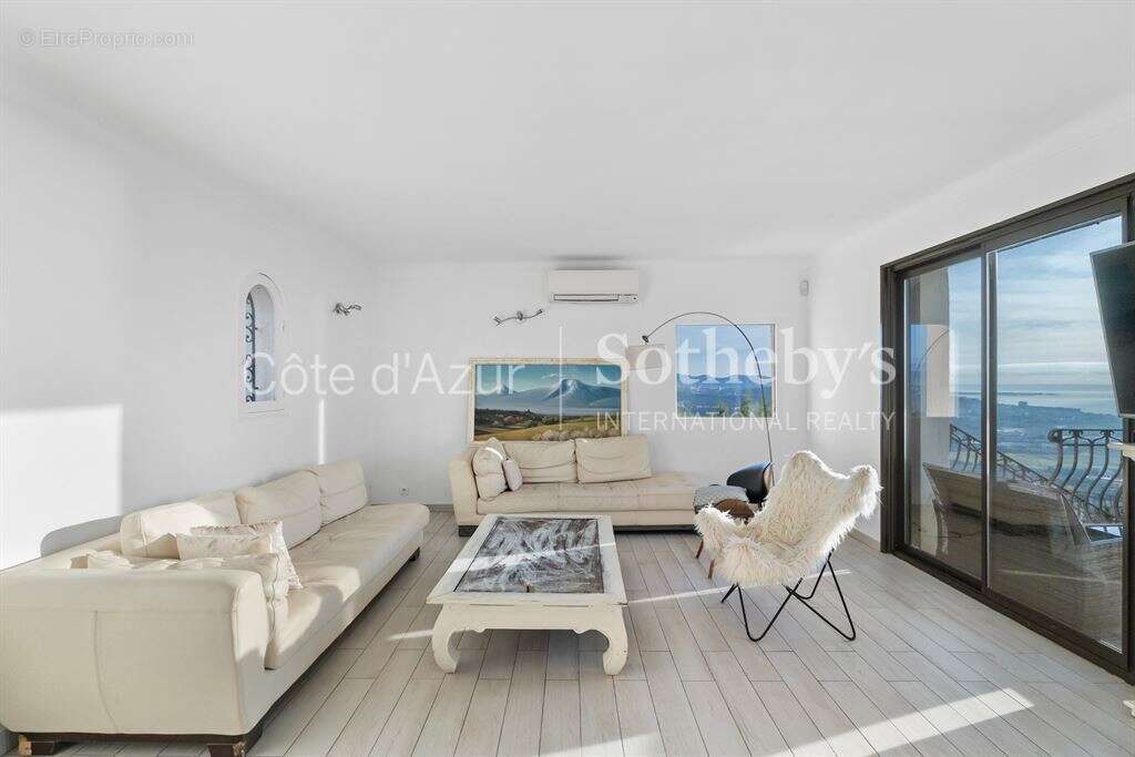 Maison à MANDELIEU-LA-NAPOULE