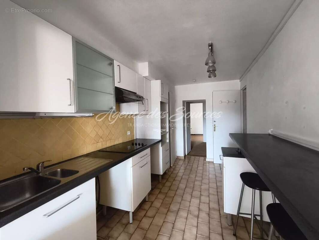 Appartement T3  à Varages - photo 3