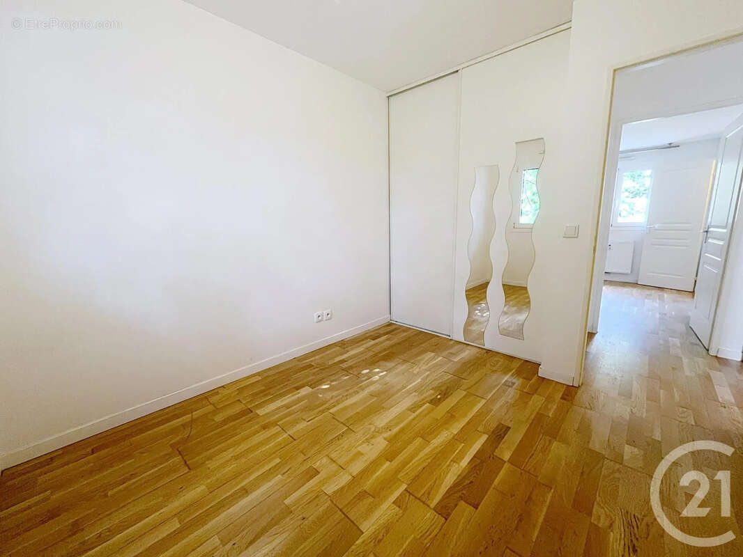 Appartement à BRIE-COMTE-ROBERT