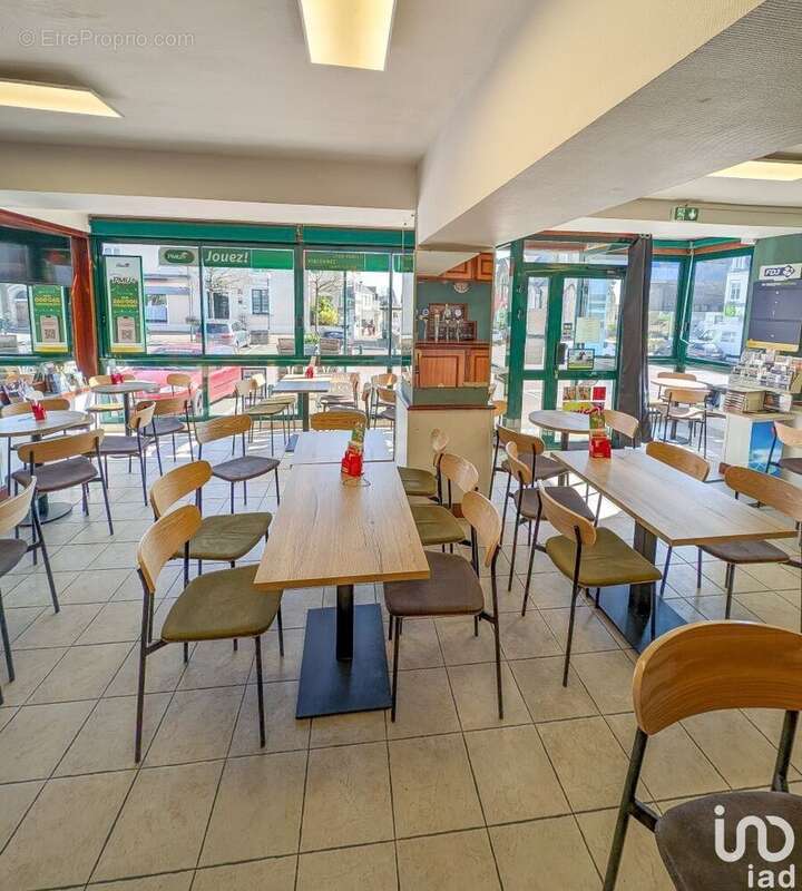 Photo 2 - Commerce à LA SUZE-SUR-SARTHE