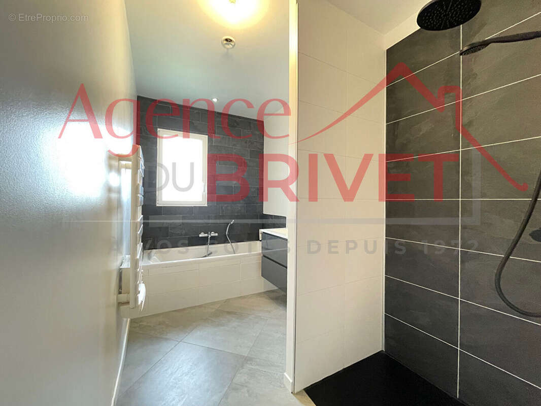 Maison à LA CHAPELLE-DES-MARAIS