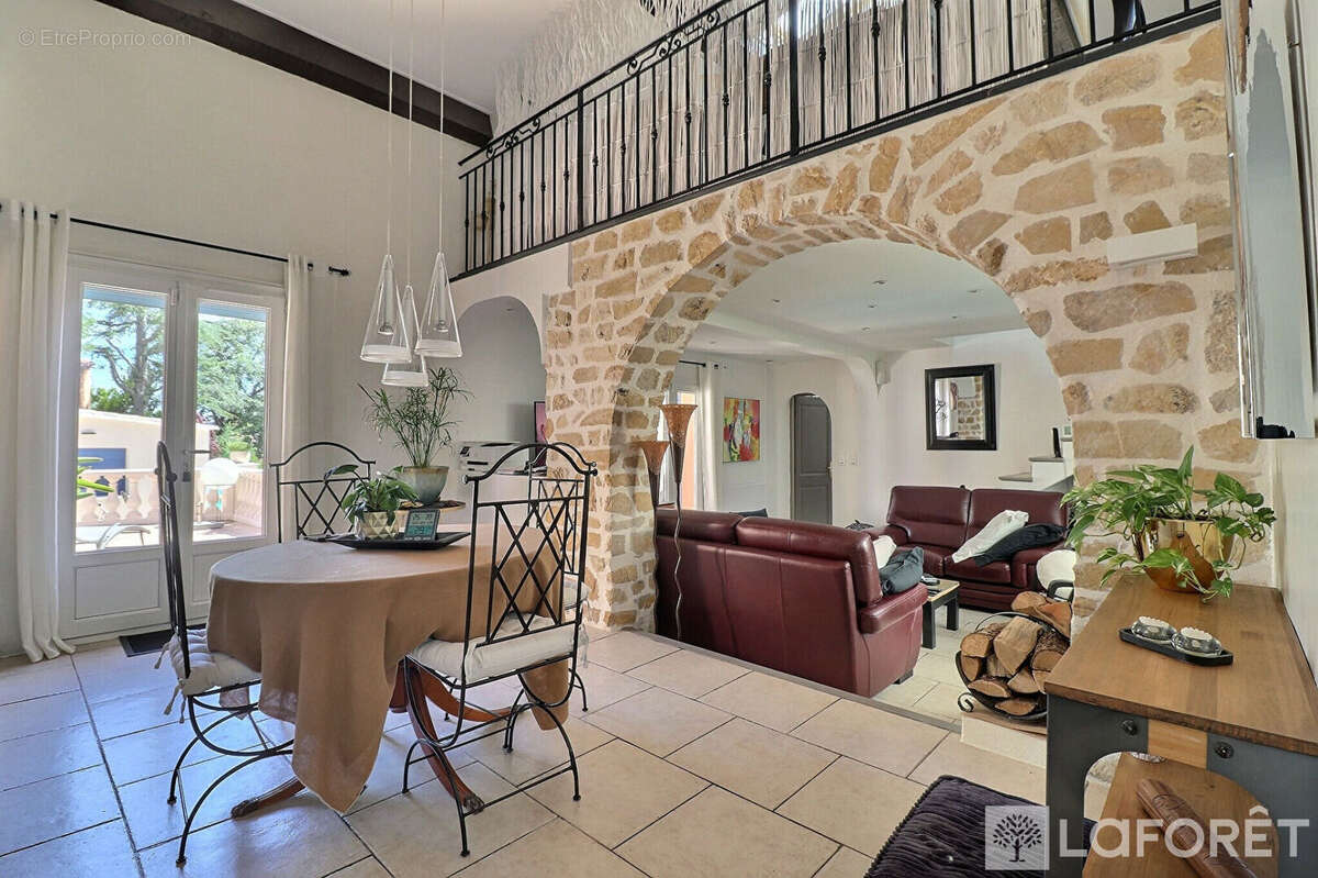 Maison à TARADEAU