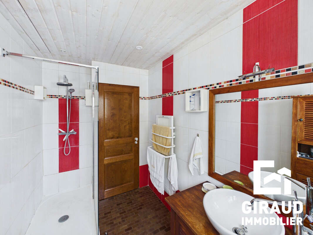 Maison 145 m² à Vouille-Les-Marais  - photo 7