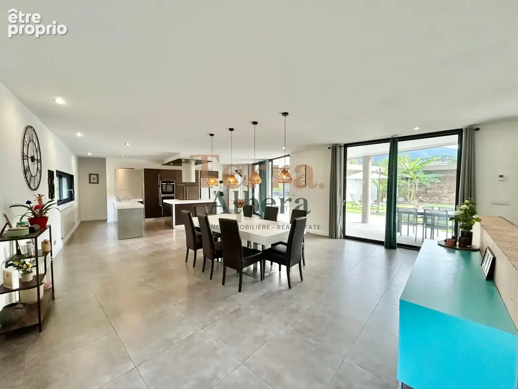 Villa Contemporaine avec piscine, studio indépendant, et grand garage atelier - photo 17