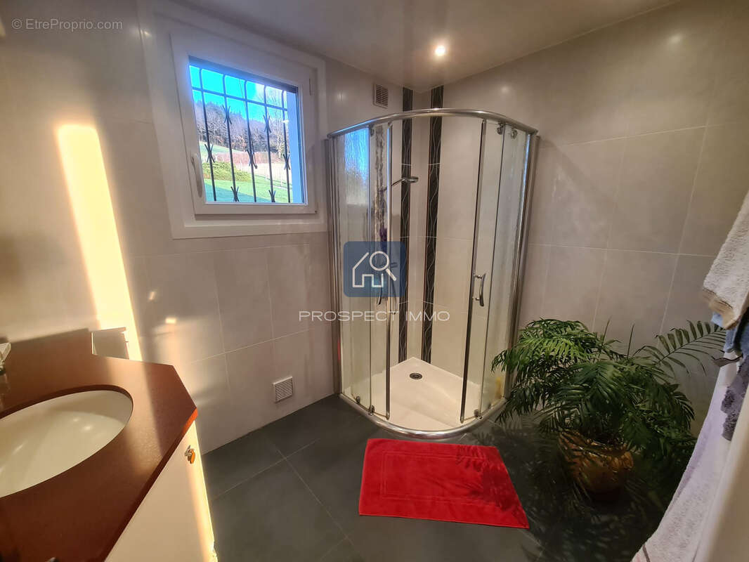 Grande maison familiale avec vue imprenable à Gages - photo 12