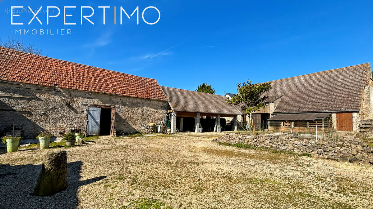 À VENDRE : Corp de ferme 230 m2 habitable (possibilité d'agrandissement), 380 m2 de granges et hangar 150 m2 - photo 18