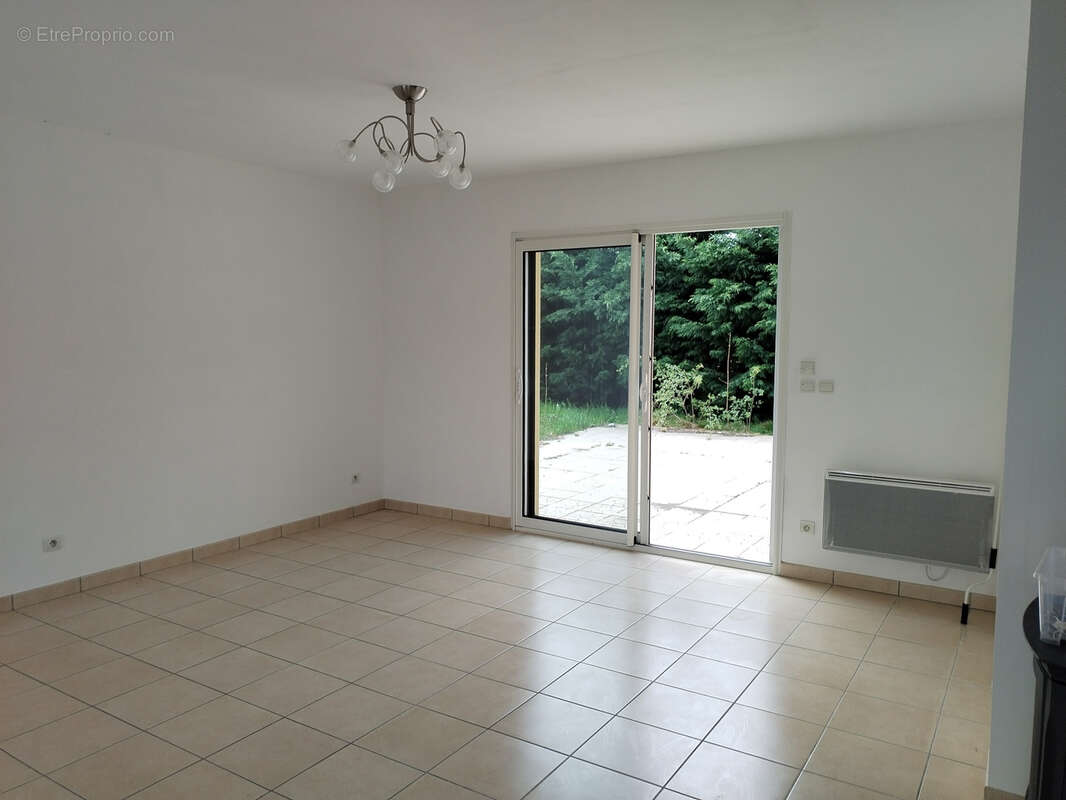 Maison à SAINT-CLAIR-DE-LA-TOUR