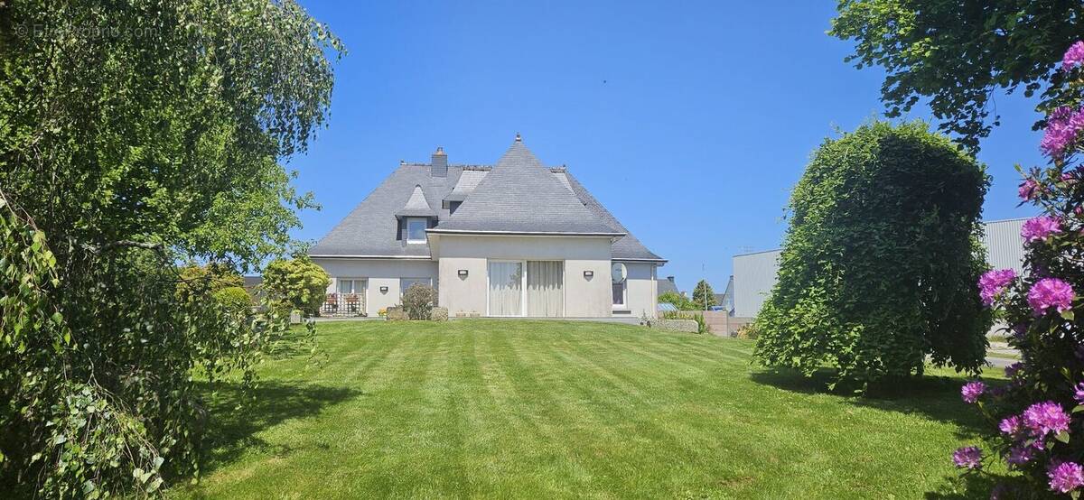 Maison à CARHAIX-PLOUGUER