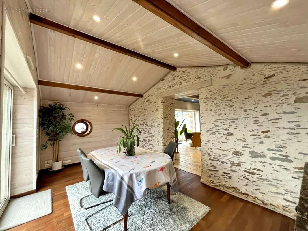 Maison à SAINT-MICHEL-CHEF-CHEF