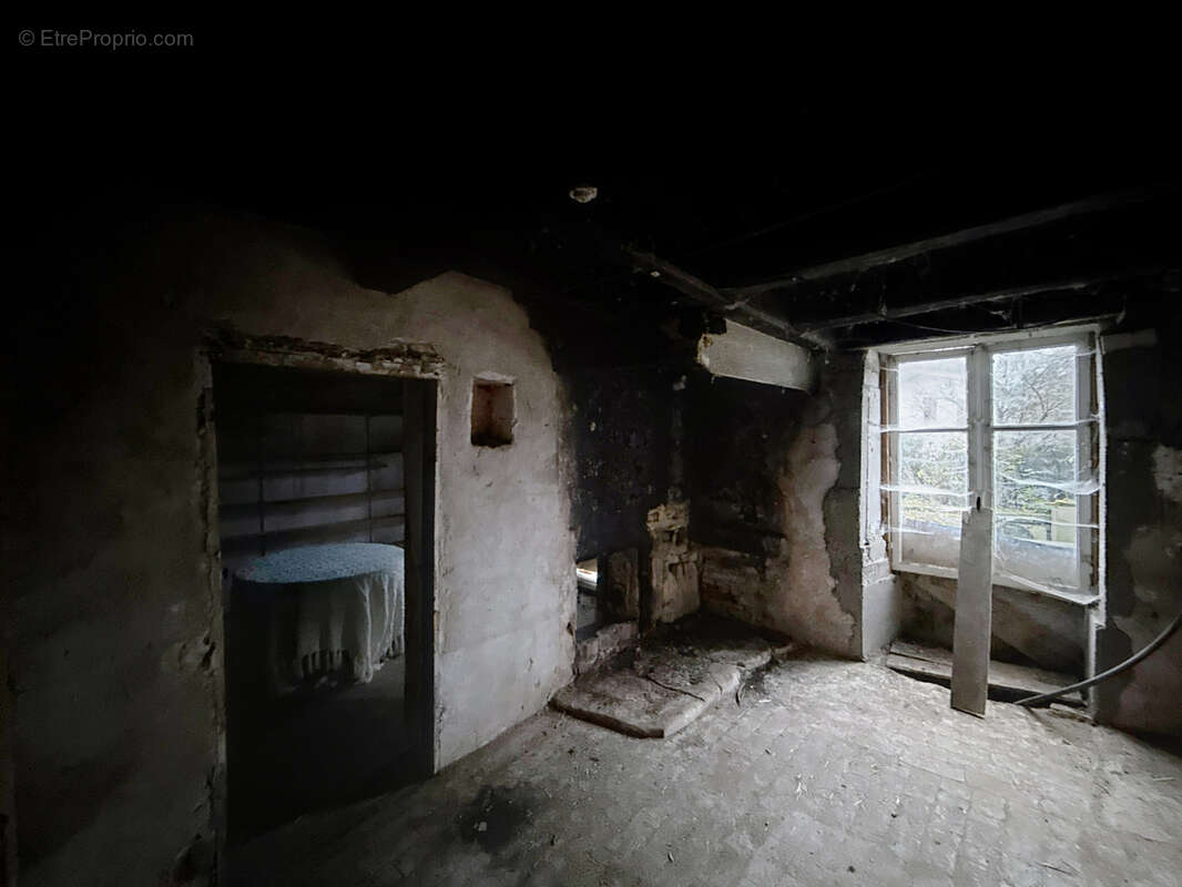 Maison à DOMVALLIER