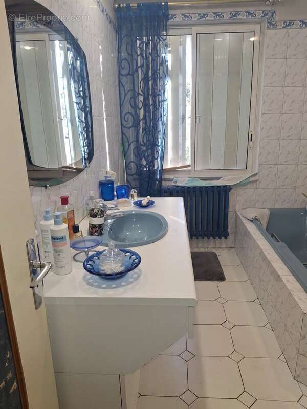 Maison à MONTELIMAR