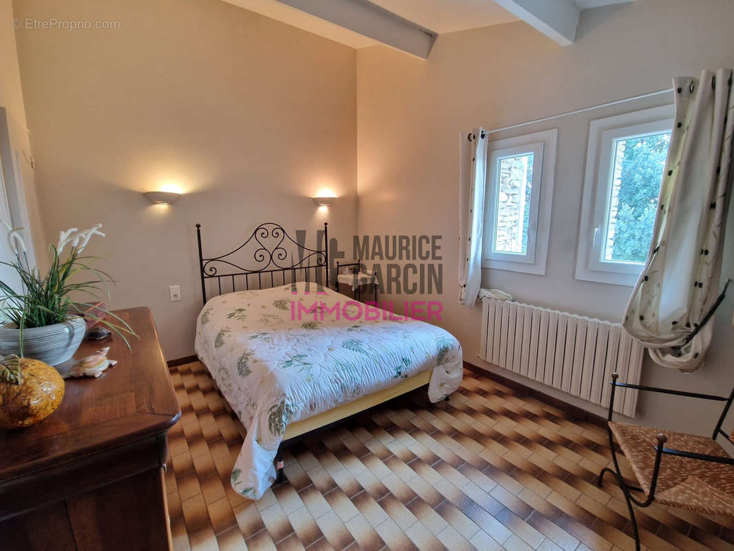 Maison à L'ISLE-SUR-LA-SORGUE