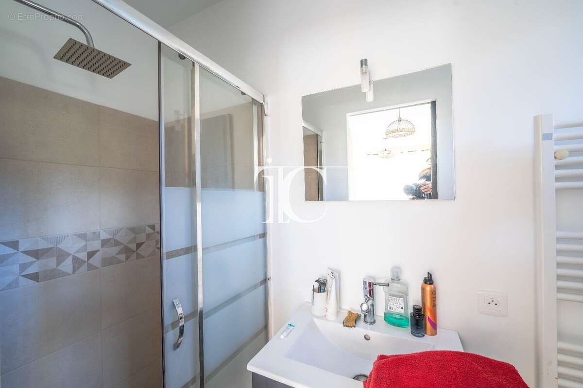 Maison à SAINT-ANDRE-DE-CRUZIERES