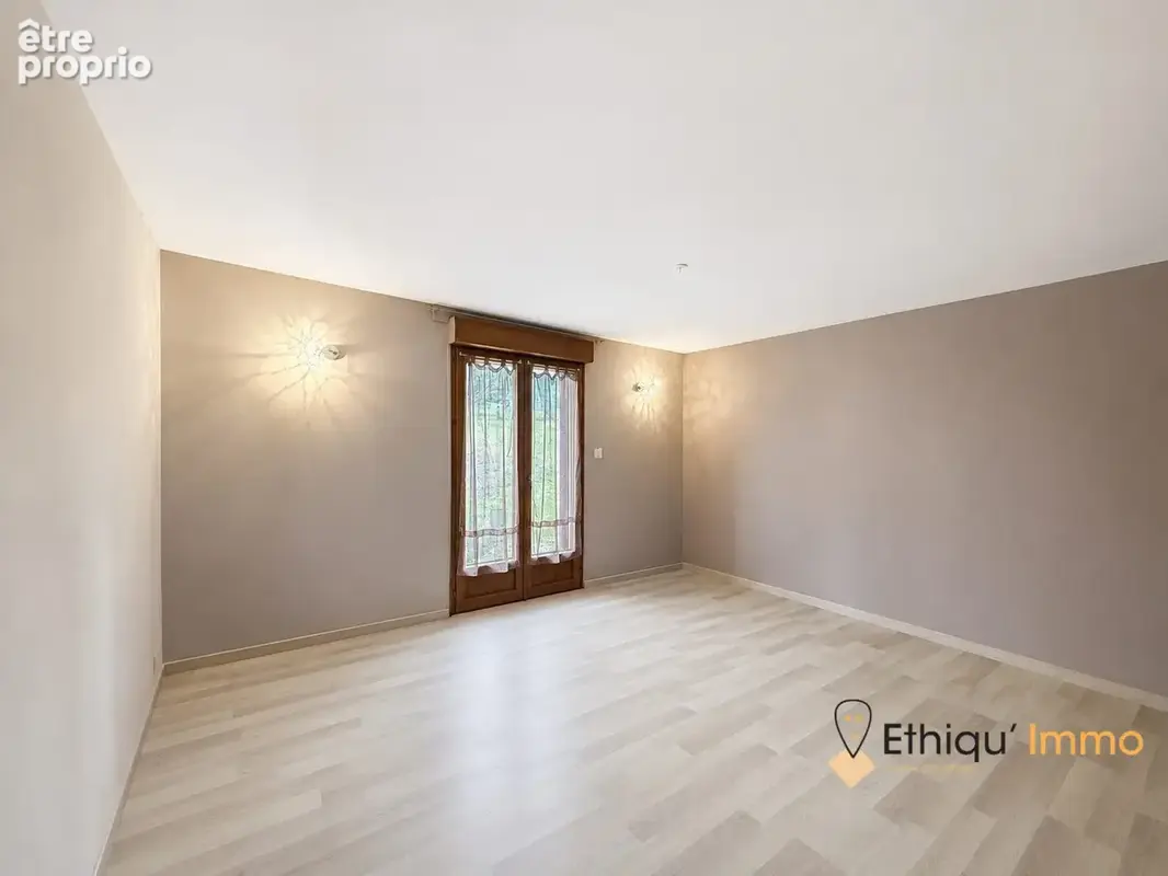Maison 6 pièces 218 m² à vendre à Gillancourt (52330) - photo 8