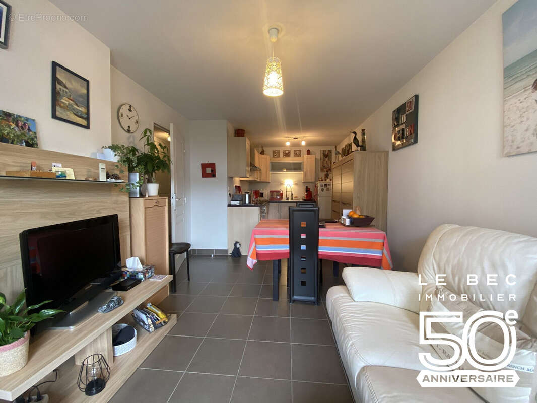 Appartement à SENE
