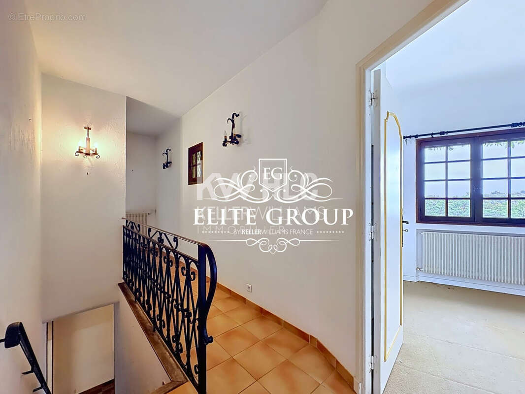 Maison 181 m² à Antibes  - photo 8