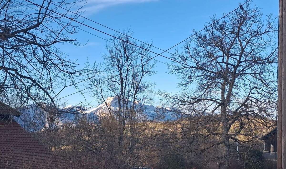 Terrain à SAINT-MARTIN-D'URIAGE