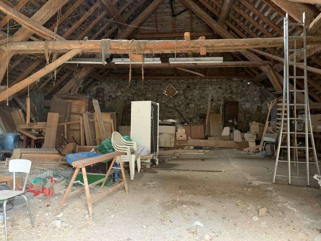 Bâtisse à rénover – LUS-LA-CROIX-HAUTE (Hameau Les Corréardes) 80 m² habitables + grande grange 140 m² + dépendances - photo 18