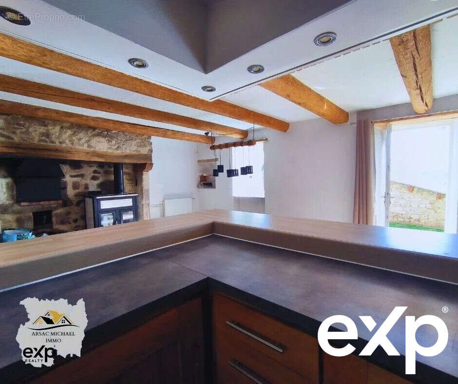 Maison à VERNET-LA-VARENNE