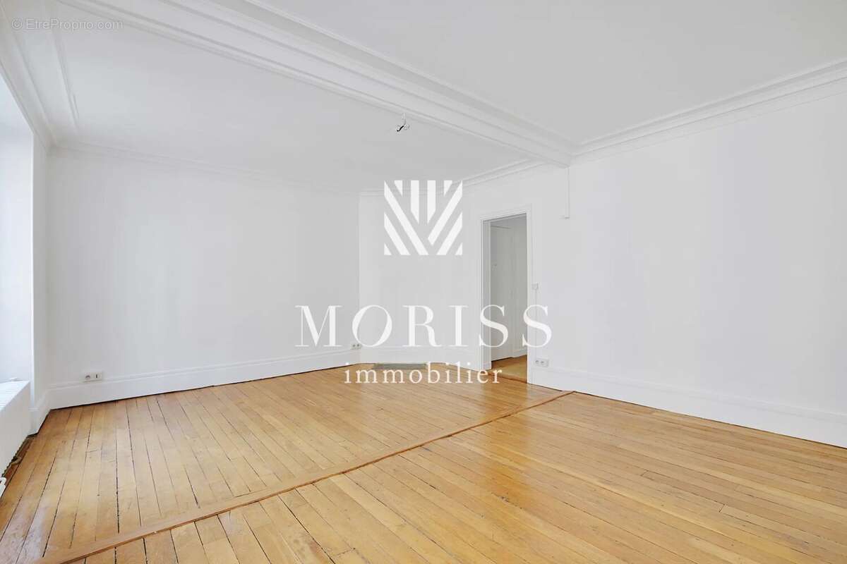 Appartement à PARIS-3E