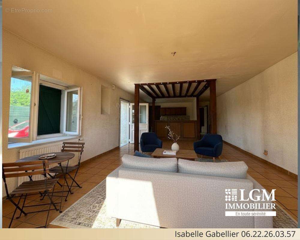 GANNAT (03800) – Maison de ville avec terrasse – Fort potentiel – Travaux de rénovation à prévoir - photo 5